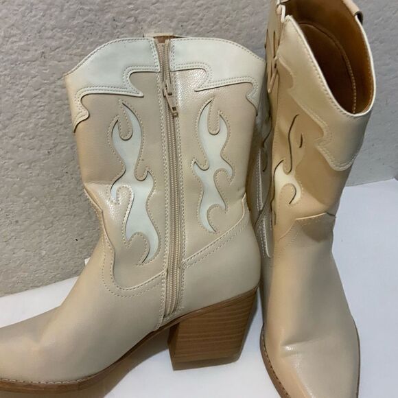 Xena Western Boot - Universal Thread,Tan cream women’s size 0 - Picture 1 of 11